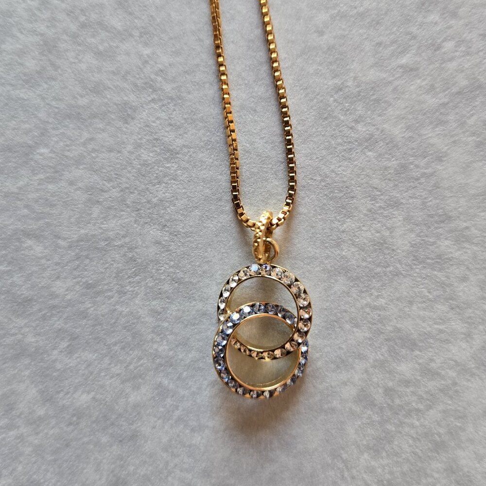 Two Circles Intertwined Crystal Pendant – “Circle” from Fifth Avenue Collection